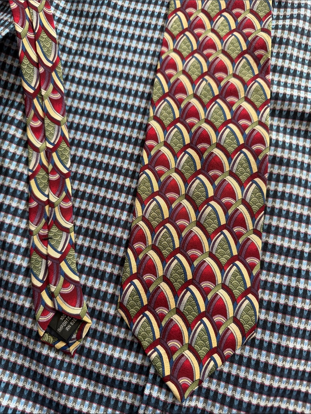 J. Garcia Burgundy, green gold Cream Scallop Pattern Silk Tie 60" x 3.75"